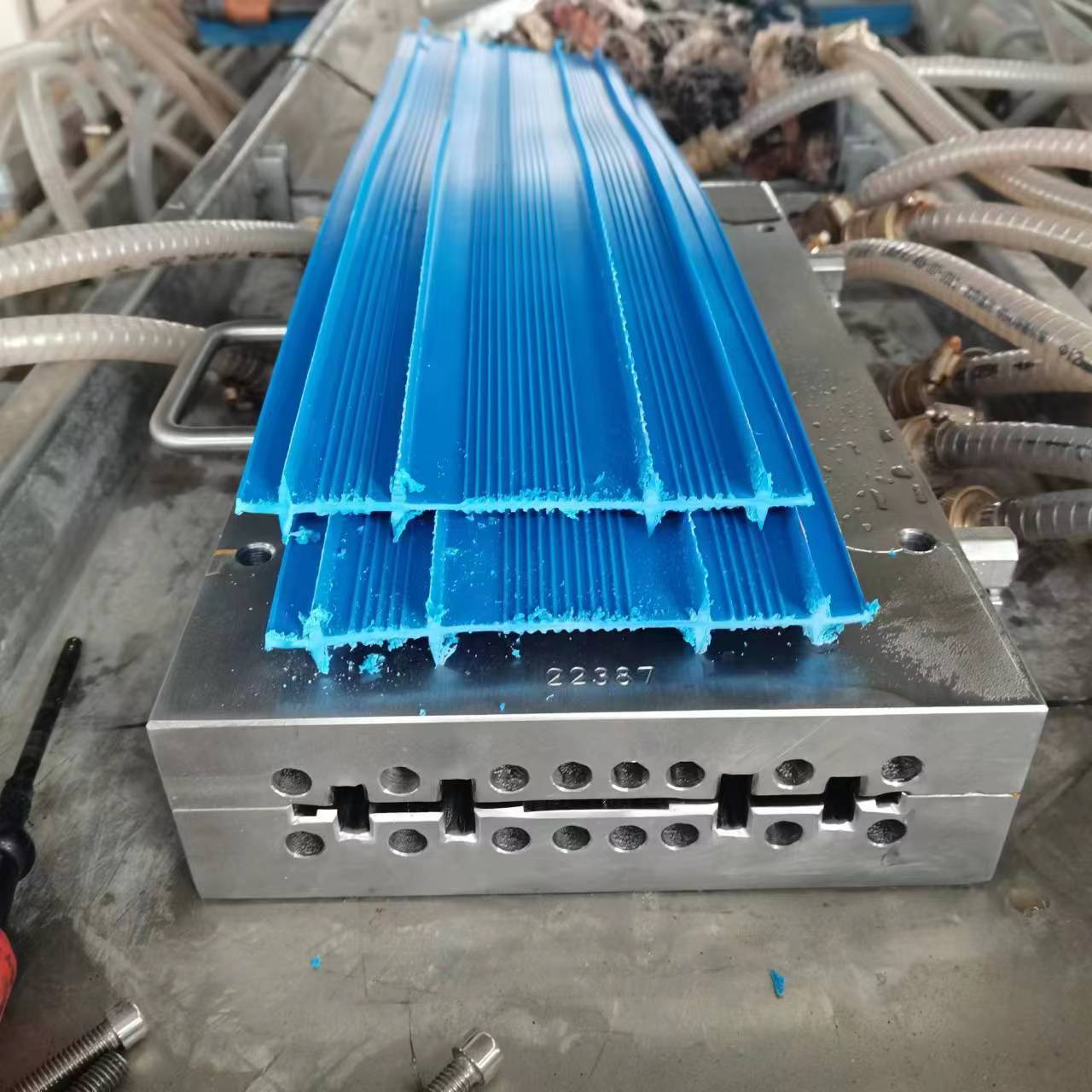 extrusion mould for Waterproofing